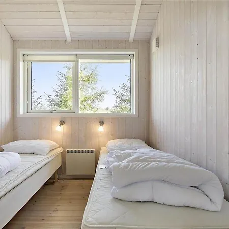 1448-aakirkeby-havrebakken-18 * Vester Somarken