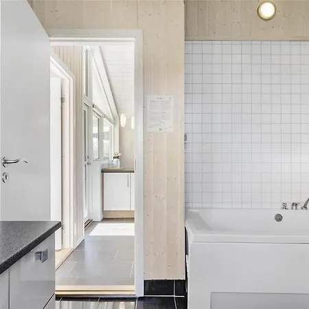 1448-aakirkeby-havrebakken-18 * Vester Somarken